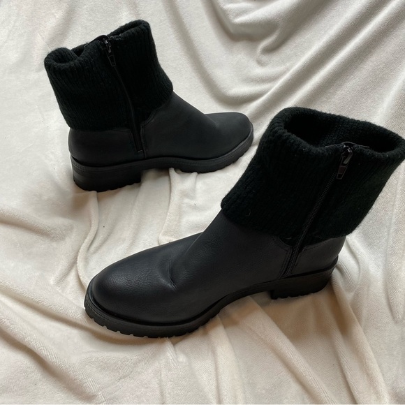 Life Stride Women's Simone Black Leather Almond Toe Booties - Picture 3 of 11